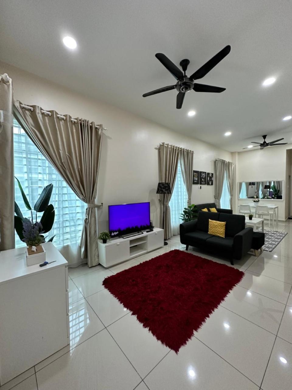 Rumahku Homestay, Taman Jasin Perdana Exterior foto