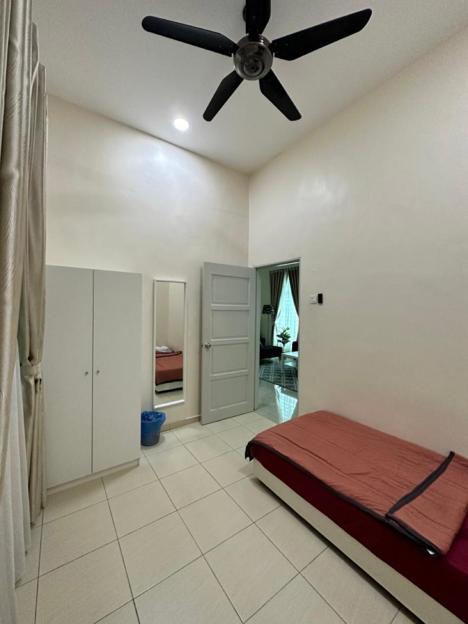 Rumahku Homestay, Taman Jasin Perdana Exterior foto