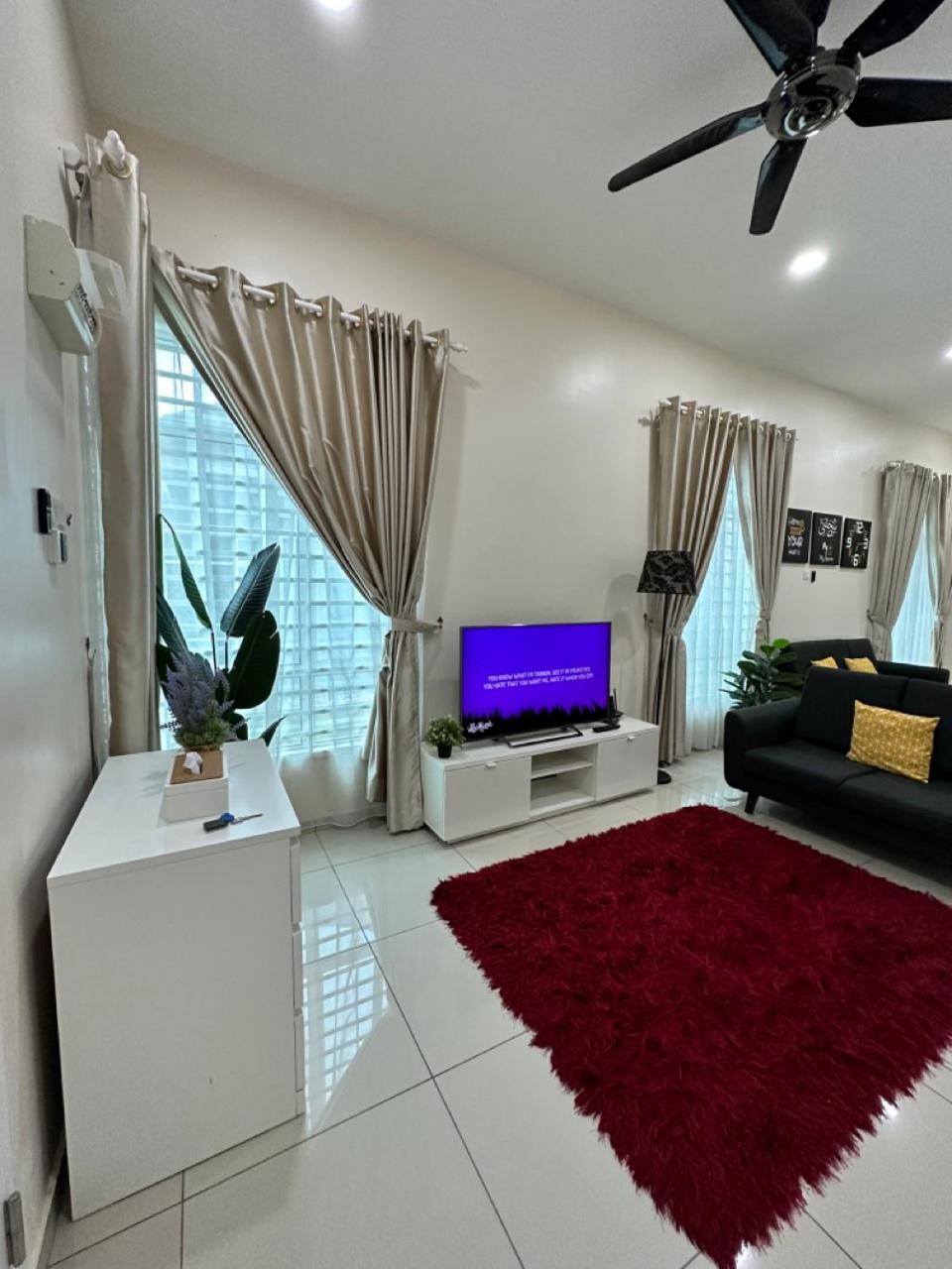 Rumahku Homestay, Taman Jasin Perdana Exterior foto